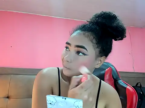Naomi Moon  online show from July 2026 07:27:01 PM