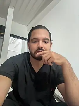 Efren Fernandez online show from July 2026 01:41:02 AM