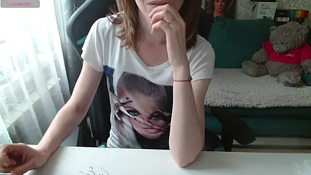 Snapshot of __Alisa__ chatting on July 2026 02:43:02 PM Alisa online show from July 2026 02:43:02 PM