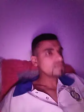 Snapshot of Di_Suficien chatting on July 2026 12:52:02 AM Di Suficien online show from July 2026 12:52:02 AM