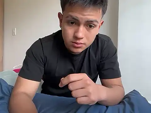 Snapshot of Santiagomg_ chatting on July 2026 06:32:01 PM Santiagomg online show from July 2026 06:32:01 PM
