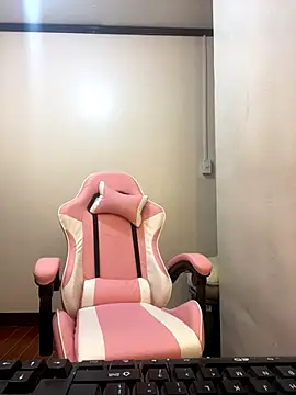 YourTSLovely online show from November 2025 05:07:02 AM