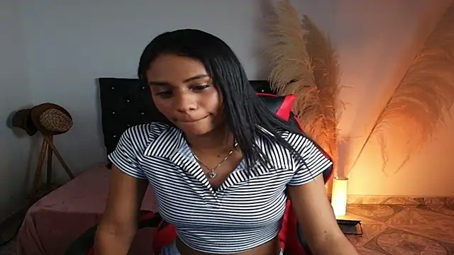 Snapshot of Alice_lux_ chatting on July 2026 01:13:02 PM Alice lux online show from July 2026 01:13:02 PM