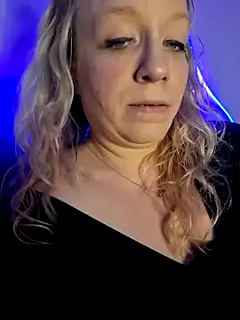 Snapshot of XxMs_StarzxX chatting on January 2025 03:04:02 AM XxMs StarzxX online show from January 2025 03:04:02 AM