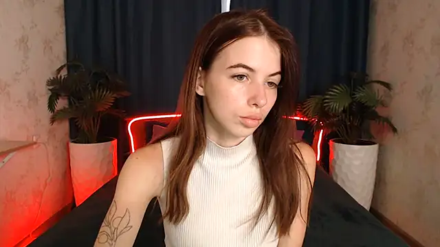 Snapshot of MiniModel chatting on July 2026 08:06:01 AM MiniModel online show from July 2026 08:06:01 AM