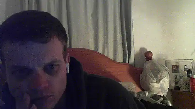 Snapshot of UncratedFatigue chatting on July 2026 04:17:02 PM UncratedFatigue online show from July 2026 04:17:02 PM