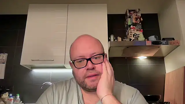 theitalianbear online show from February 2025 07:56:01 PM