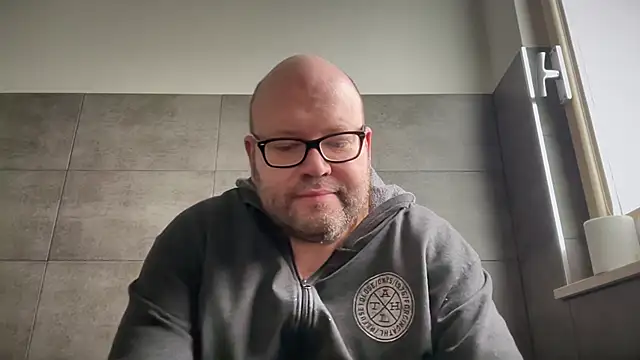 theitalianbear online show from October 2025 07:05:02 AM