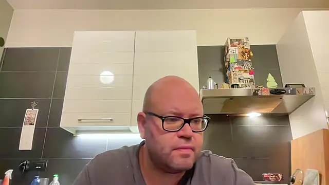 theitalianbear online show from October 2025 12:41:02 AM