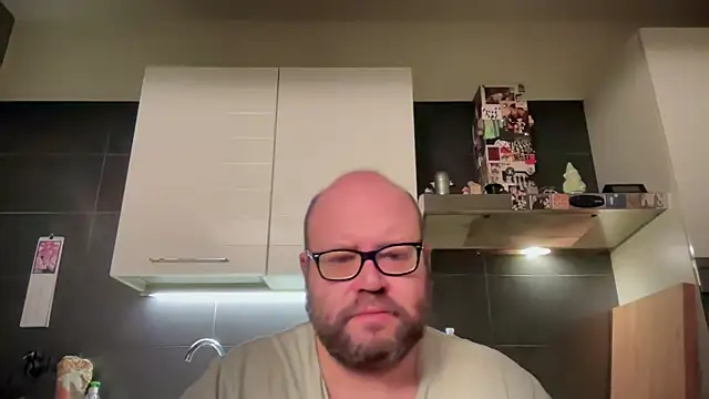 Snapshot of theitalianbear chatting on April 2026 02:03:01 AM theitalianbear online show from April 2026 02:03:01 AM