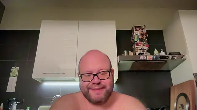 Snapshot of theitalianbear chatting on May 2026 11:45:02 PM theitalianbear online show from May 2026 11:45:02 PM