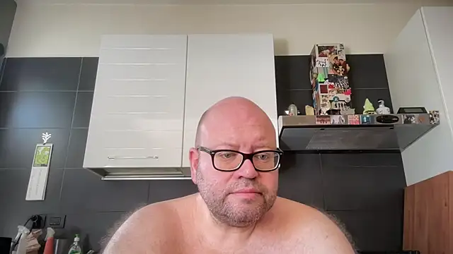 Snapshot of theitalianbear chatting on May 2026 07:49:02 AM theitalianbear online show from May 2026 07:49:02 AM