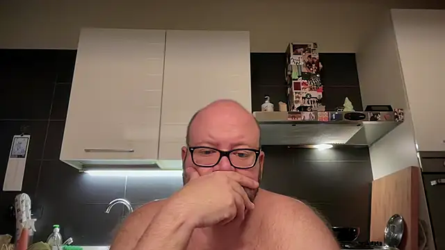 Snapshot of theitalianbear chatting on July 2026 03:00:02 AM theitalianbear online show from July 2026 03:00:02 AM
