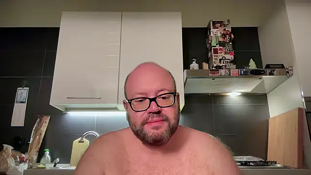 Snapshot of theitalianbear chatting on July 2026 02:28:02 AM theitalianbear online show from July 2026 02:28:02 AM