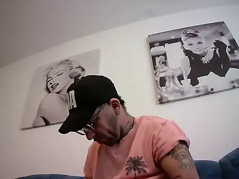 Snapshot of MagicStickBoy chatting on April 2026 10:53:01 AM MagicStickBoy online show from April 2026 10:53:01 AM