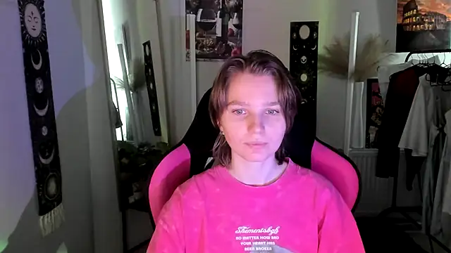 Snapshot of VivienneNoirr chatting on July 2026 08:03:01 AM VivienneNoirr online show from July 2026 08:03:01 AM