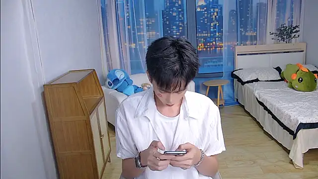 xiaoyang-FF online show from July 2026 05:33:02 PM