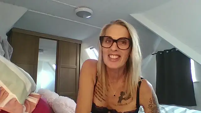 Busty-MorganXX online show from July 2026 05:23:01 PM