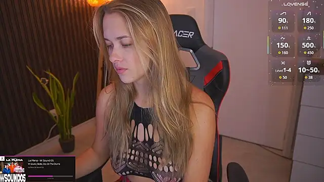 Snapshot of DanikaDillan chatting on February 2026 01:17:01 AM DanikaDillan online show from February 2026 01:17:01 AM