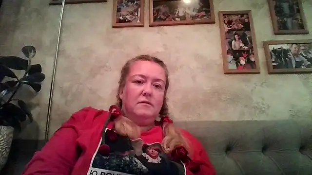 HappyCurvyMama online show from August 2026 08:11:02 PM