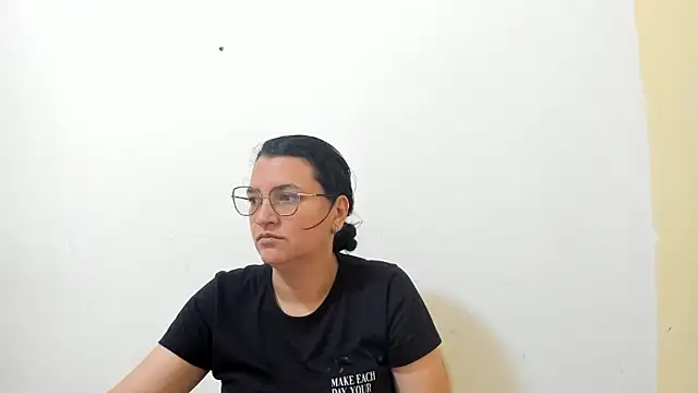 MARILYN GARCIA online show from November 2025 03:08:02 PM