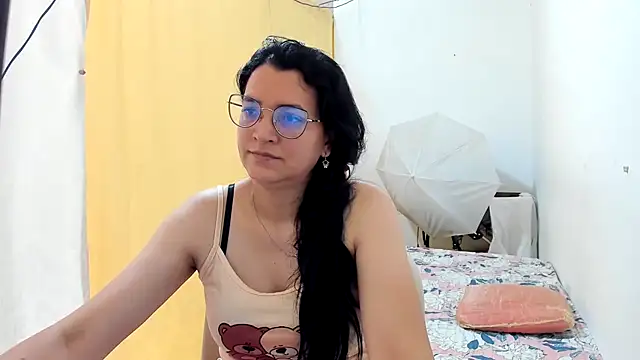 Snapshot of MARILYN_GARCIA chatting on May 2026 03:52:02 PM MARILYN GARCIA online show from May 2026 03:52:02 PM