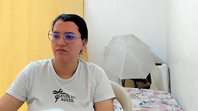 Snapshot of MARILYN_GARCIA chatting on May 2026 04:26:01 PM MARILYN GARCIA online show from May 2026 04:26:01 PM