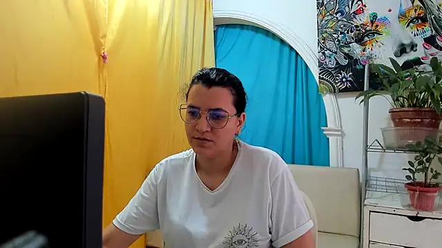 MARILYN GARCIA online show from July 2026 01:36:02 PM