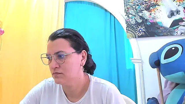 MARILYN GARCIA online show from July 2026 03:00:02 PM
