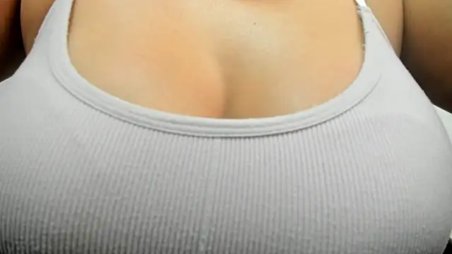Snapshot of Emilia_Betancourt0923 chatting on August 2026 03:03:02 PM Emilia Betancourt0923 online show from August 2026 03:03:02 PM