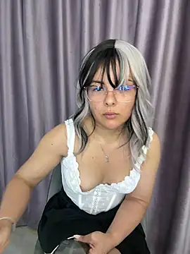 Snapshot of Amy_Naph chatting on August 2026 07:41:02 PM Amy Naph online show from August 2026 07:41:02 PM