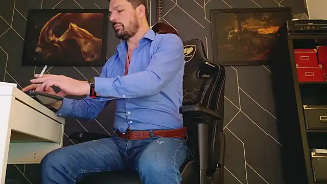 ChrisKox online show from February 2025 04:01:02 AM