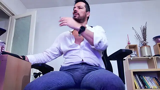 ChrisKox online show from April 2026 04:13:02 AM