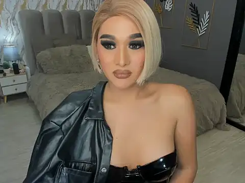 Snapshot of LegendaryNicole chatting on October 2025 08:20:01 AM LegendaryNicole online show from October 2025 08:20:01 AM