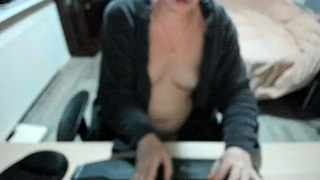 minoesje37 online show from February 2025 08:44:01 PM