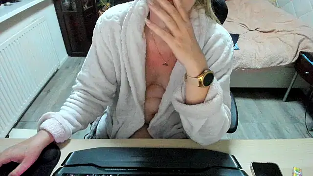 minoesje37 online show from March 2025 08:14:02 PM