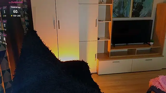 MilanaOmg online show from April 2026 07:00:01 PM