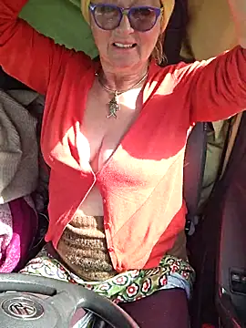 MucMilf59 online show from March 2026 01:33:01 PM