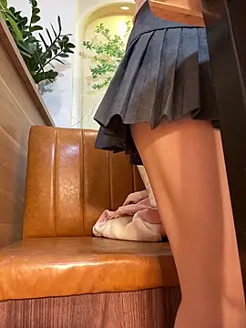 Snapshot of Meilian2021 chatting on April 2026 06:19:01 AM Meilian2021 online show from April 2026 06:19:01 AM