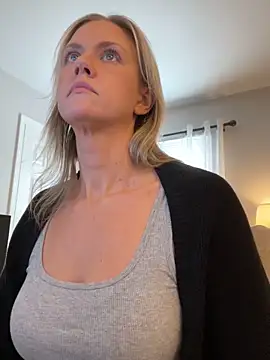 Snapshot of Kay_Cakes chatting on November 2025 05:35:02 PM Kay Cakes online show from November 2025 05:35:02 PM