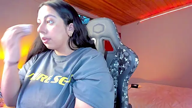 coraline latin online show from January 2025 10:01:01 PM