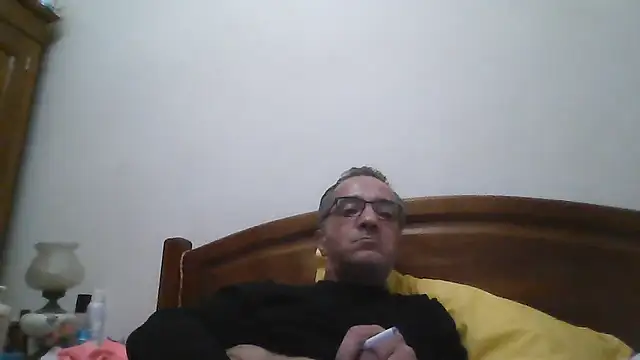 CarlosRocha73 online show from April 2026 10:32:02 PM