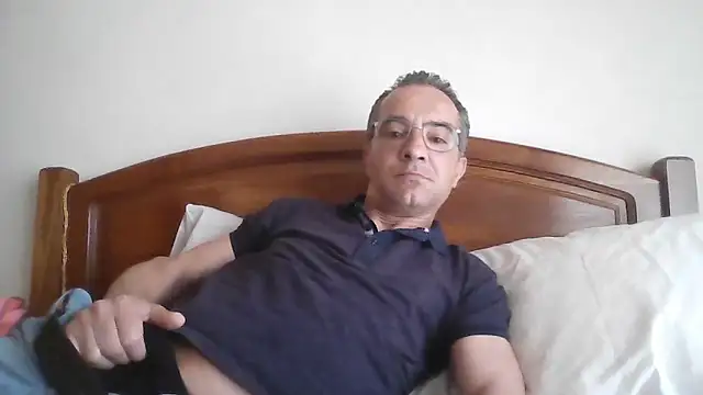 CarlosRocha73 online show from April 2026 10:54:01 AM