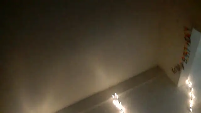 Xochillovemoney2 online show from March 2025 04:24:01 PM