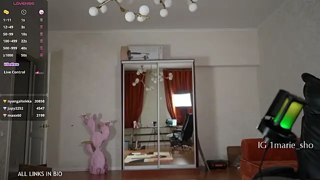 LAUREL HAZEL online show from February 2026 05:55:01 PM