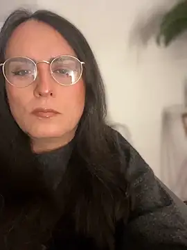 Snapshot of Chic_desire chatting on March 2026 04:33:01 PM Chic desire online show from March 2026 04:33:01 PM