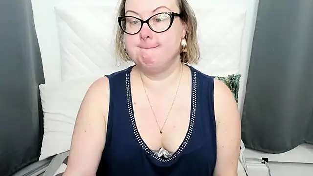 Snapshot of dirtyBonnie chatting on February 2026 04:45:01 AM dirtyBonnie online show from February 2026 04:45:01 AM