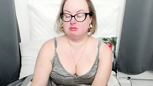 Snapshot of dirtyBonnie chatting on March 2026 05:46:01 AM dirtyBonnie online show from March 2026 05:46:01 AM