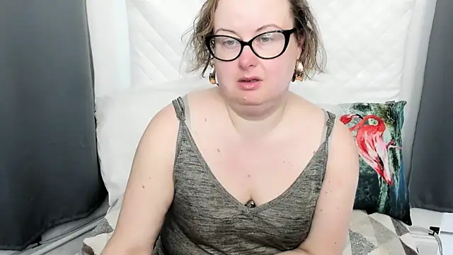 Snapshot of dirtyBonnie chatting on May 2026 10:11:01 AM dirtyBonnie online show from May 2026 10:11:01 AM