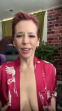 Snapshot of RubyLynne chatting on April 2026 09:01:01 PM RubyLynne online show from April 2026 09:01:01 PM